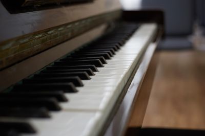 Remove a Piano Carefully and Efficiently!